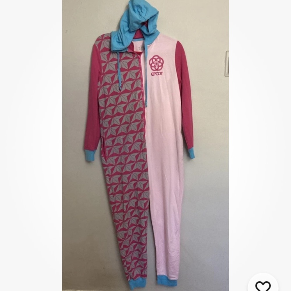 9-20 2019 Disney Parks Epcot Bubblegum Wall One Piece Pajamas Size Medium pink